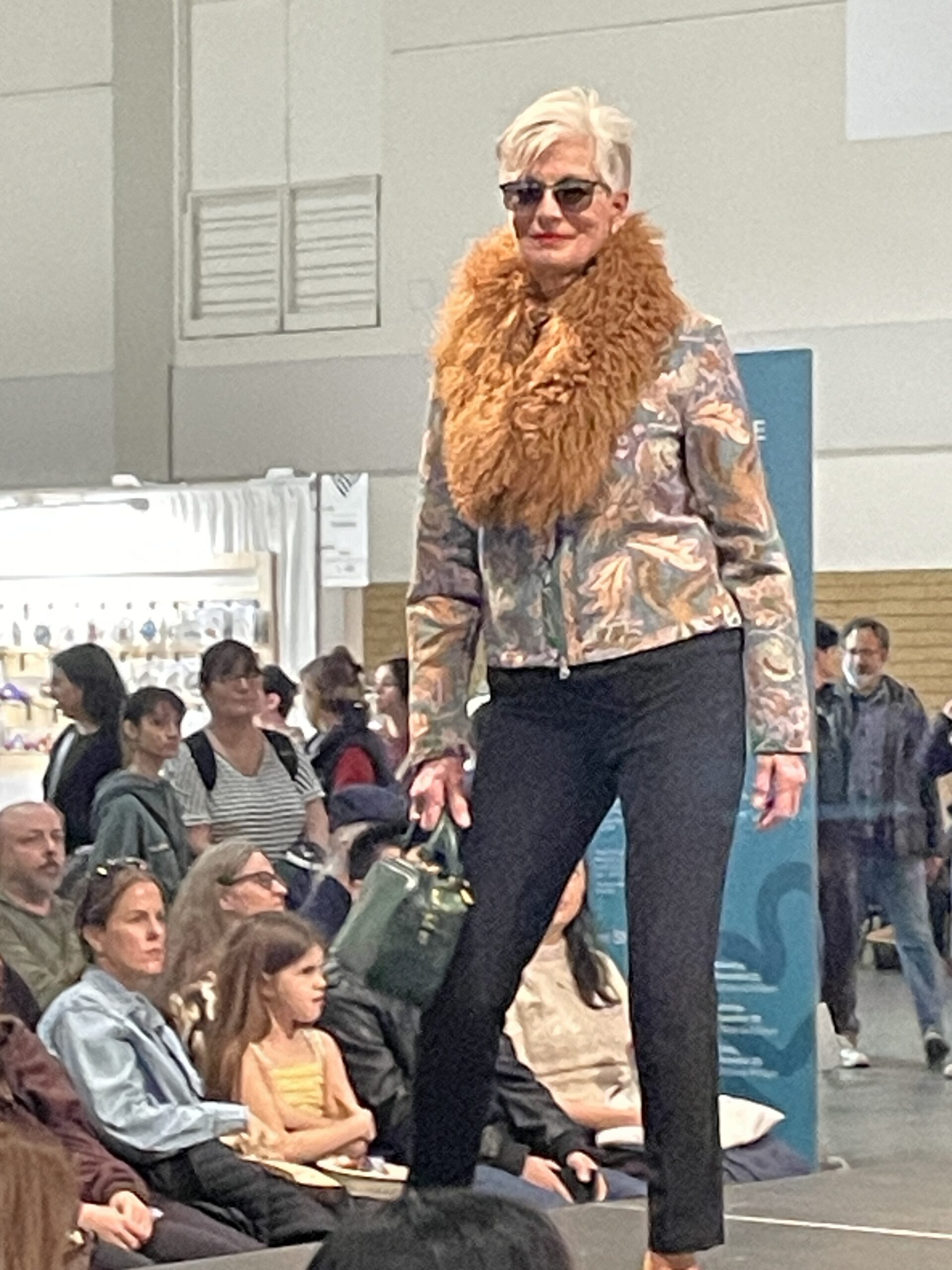 Veste courte fleur vert/caramel motif de chevron